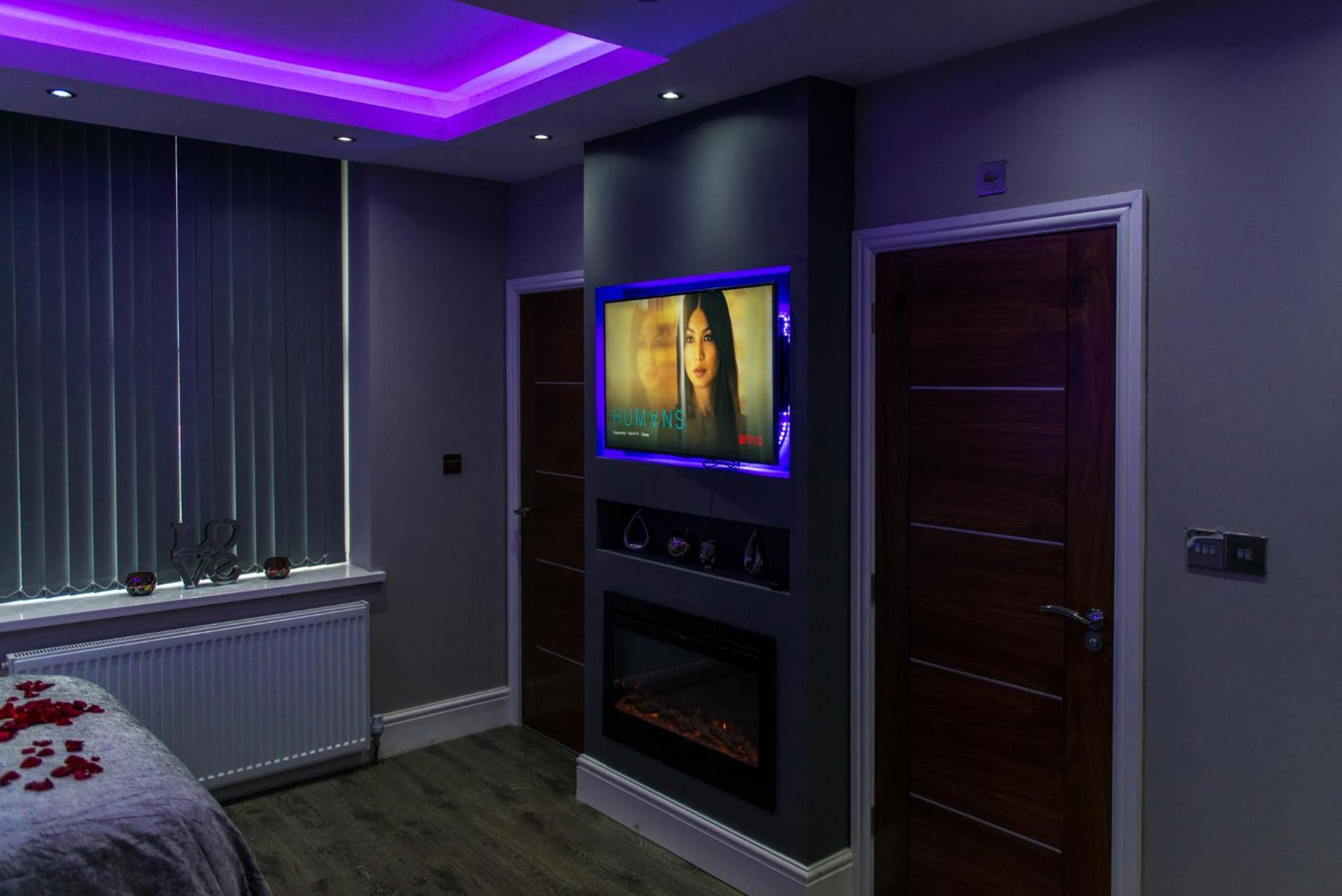 Aphrodite Suites Huddersfield Bilik gambar