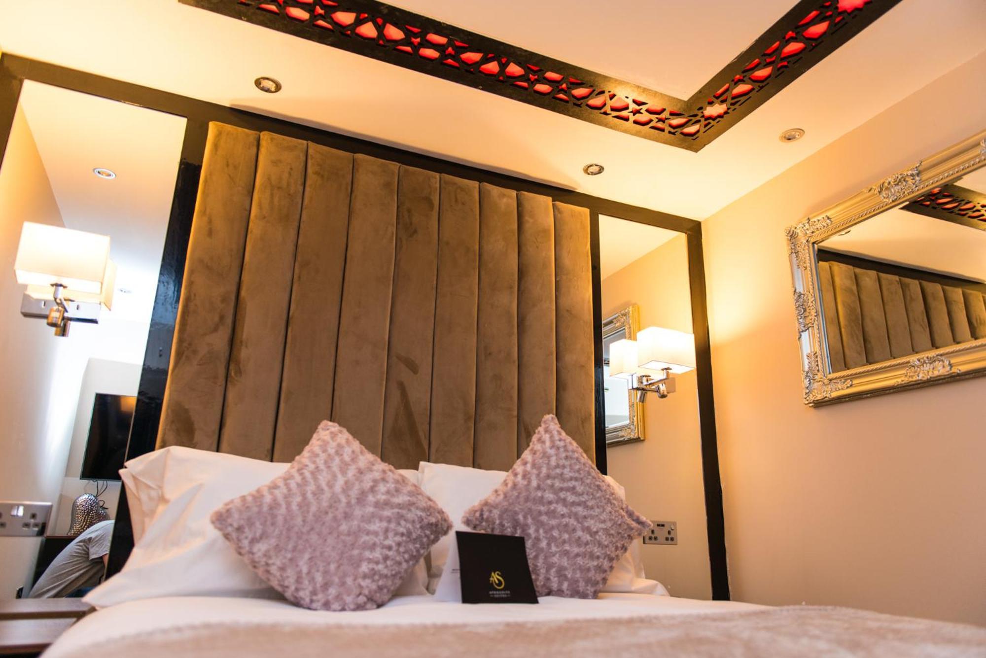 Aphrodite Suites Huddersfield Bilik gambar