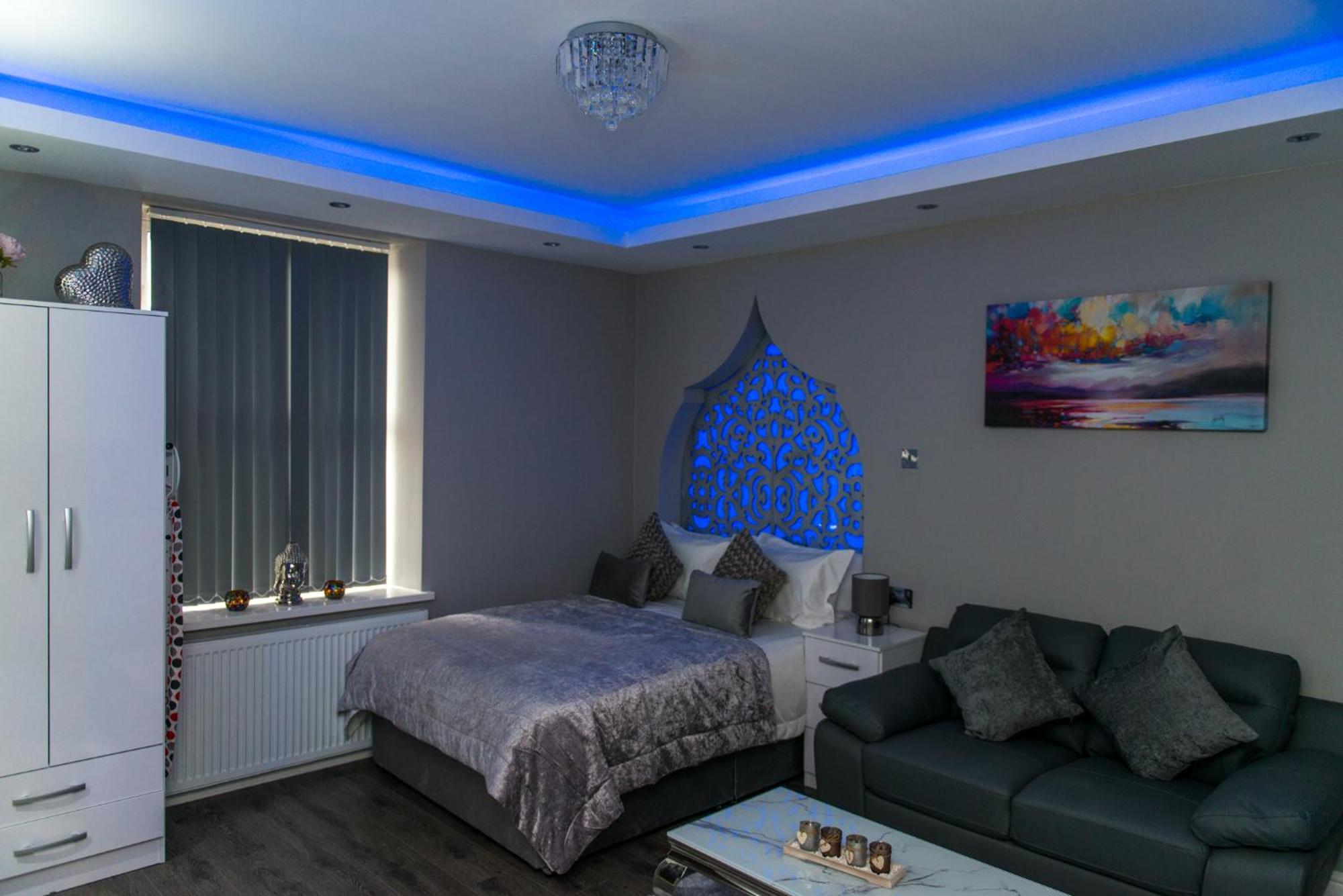 Aphrodite Suites Huddersfield Bilik gambar