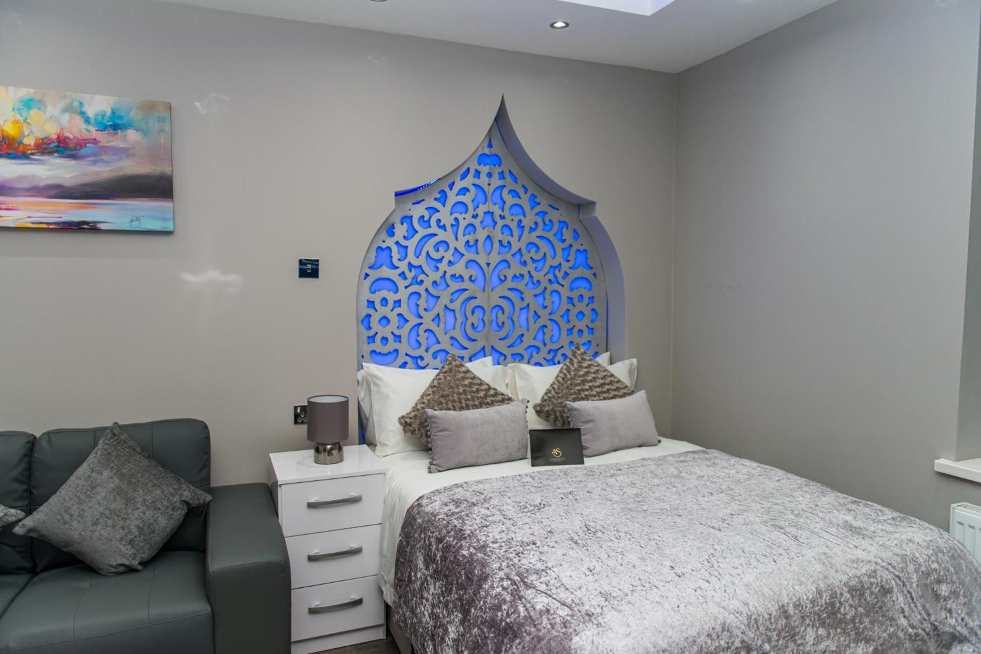 Aphrodite Suites Huddersfield Bilik gambar