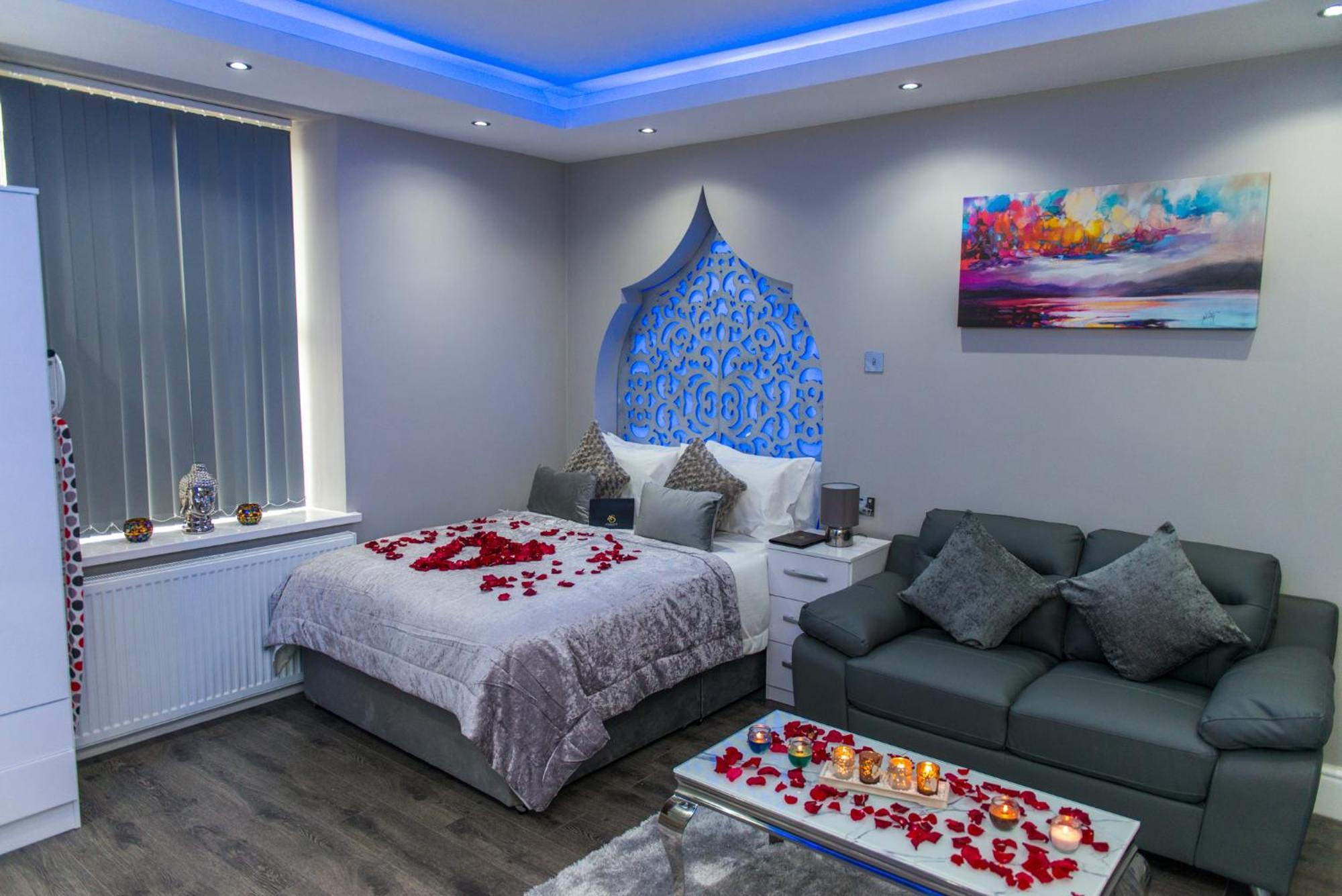 Aphrodite Suites Huddersfield Bilik gambar